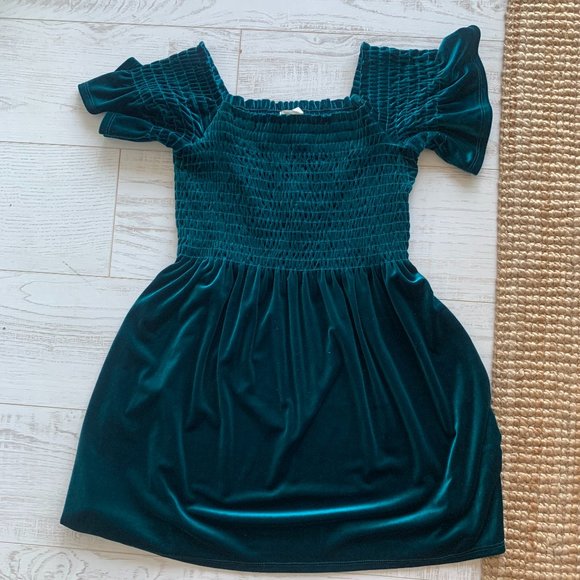 Urban Outfitters velvety green off the shoulder dress - Picture 1 of 1
